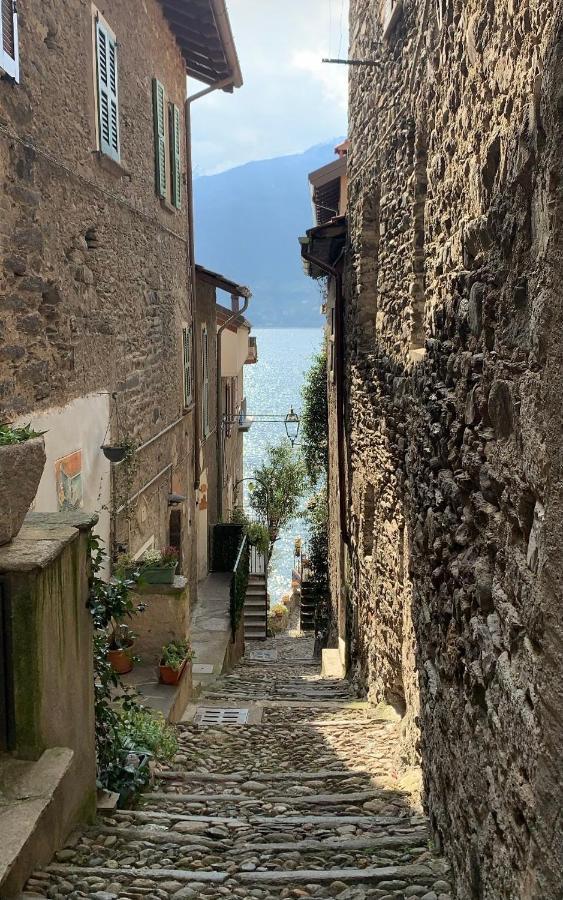 Al Castello Lägenhet Dervio Exteriör bild