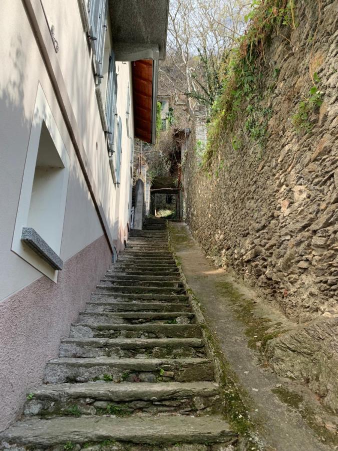 Al Castello Lägenhet Dervio Exteriör bild