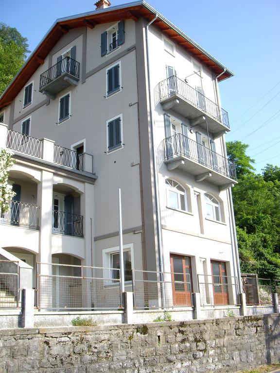 Al Castello Lägenhet Dervio Exteriör bild