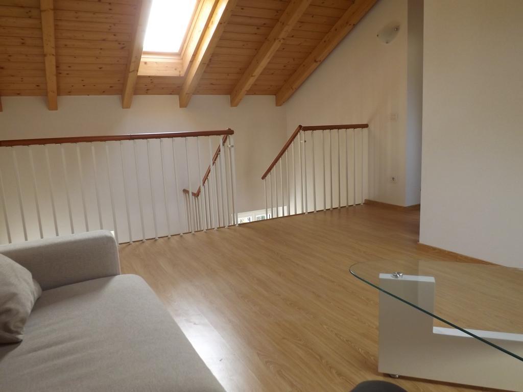 Al Castello Lägenhet Dervio Exteriör bild
