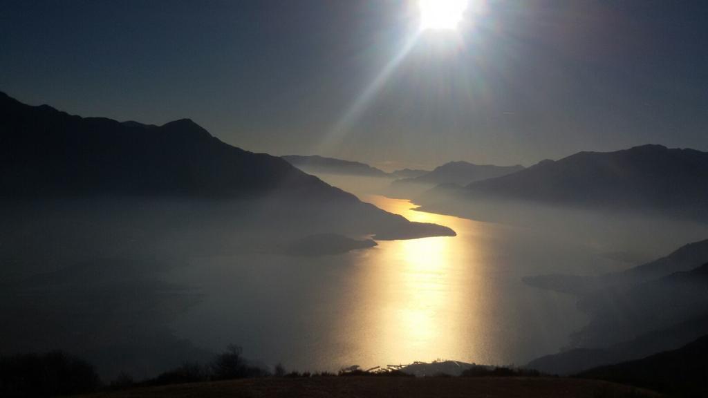 Al Castello Lägenhet Dervio Exteriör bild