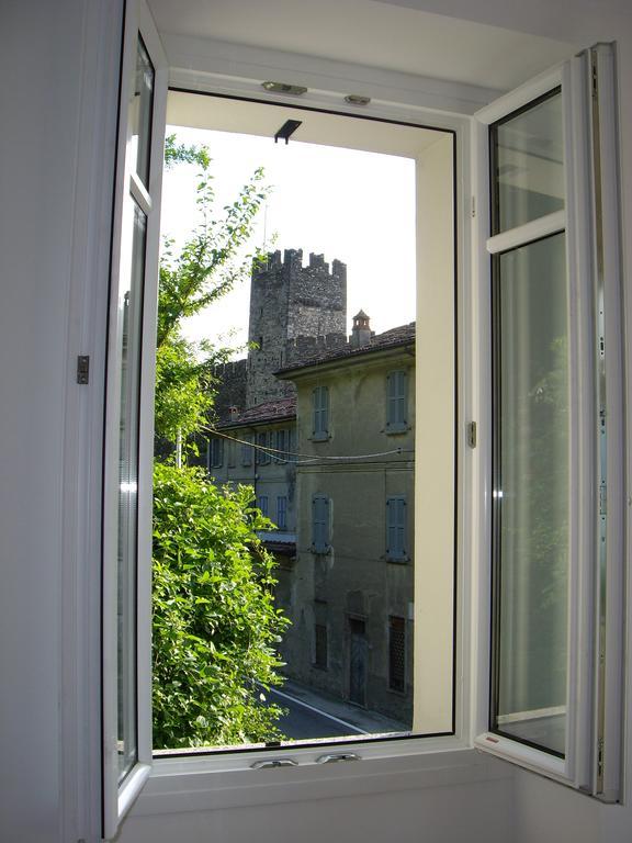 Al Castello Lägenhet Dervio Exteriör bild